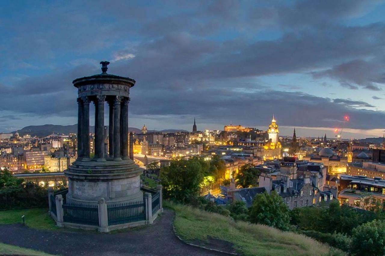 Altido Ultra Stylish Calton Road Apt W/ Parking Apartment Edinburgh Bagian luar foto