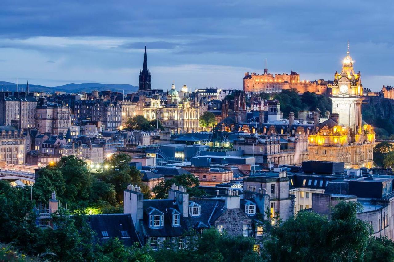 Altido Ultra Stylish Calton Road Apt W/ Parking Apartment Edinburgh Bagian luar foto