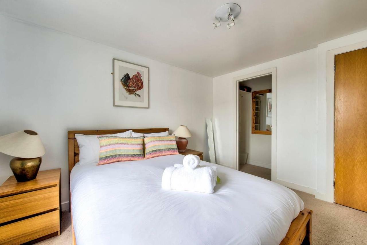 Altido Ultra Stylish Calton Road Apt W/ Parking Apartment Edinburgh Bagian luar foto